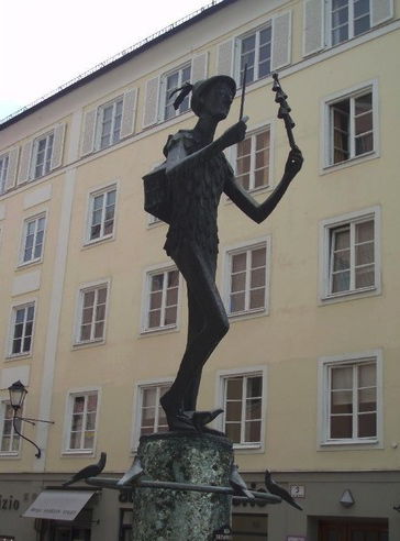 Papageno-Brunnen in der Pfeifergasse