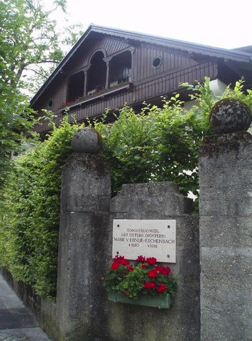 Durch Zufall fanden wir das Haus von Marie von Ebner-Eschenbach, einer der bedeutendsten österreichischen Autorinnen des 19. Jahrhunderts