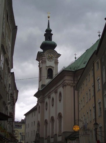 In der Linzer Gasse liegt auch die Kirche St Sebastian, ebenfalls eine Barockkirche, die aber nicht so überladen wirkt und mir daher gut gefiel.
