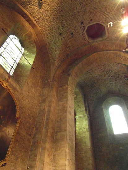 Im romanischen Narthex