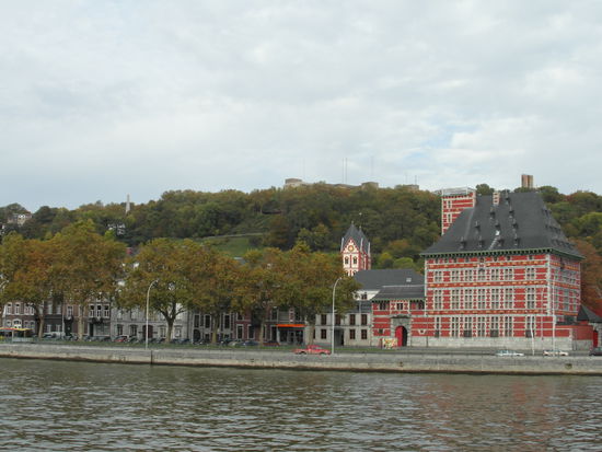 Von hier hat man einen schönen Blick auf die Altstadt, hier mit dem Musée Grand Curtius und der Kirche Saint Barthélémy, die ich beide schon besucht hatte.