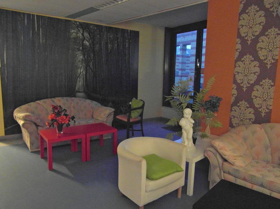 Sehr nett eingerichtet, teilweise mit bunten Ikea-Möbeln