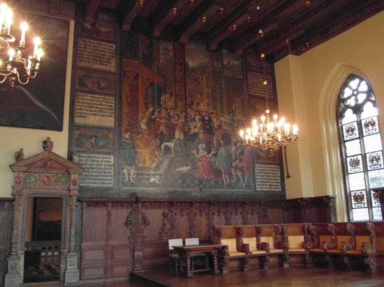 Das Ratsgestühl und darüber das "Salomonische Urteil"