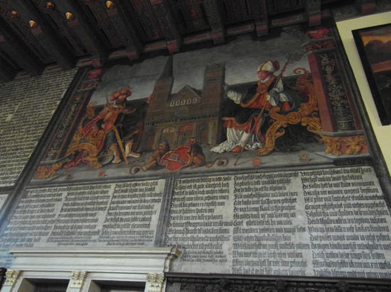 Eines der großen Wandgemälde zeigt Karl den Großen und Bischof Willehad, die "Gründer" der Stadt Bremen, zwischen sich den Dom.