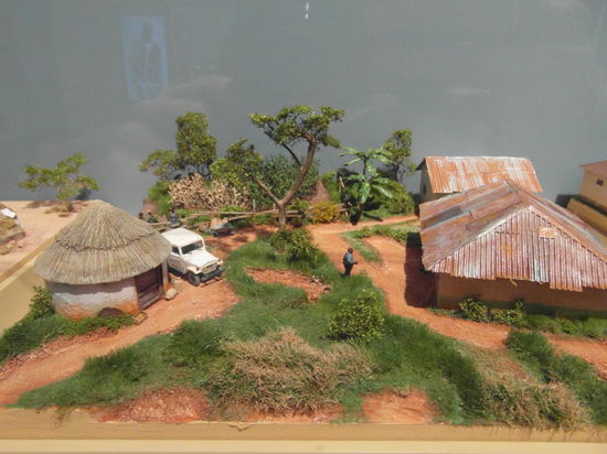 Eine Reihe von interessanten Modellen zeigt die verschiedenen Wohnverhältnisse in Afrika, z.B. eine Farm