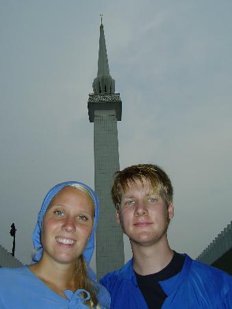 In der Moschee herrscht Kopftuchpflicht