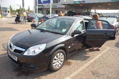 Das Auto war super !
Tolle Ausstattung mit Klimaanlage und Navigation, sodass unsere Rundreise nun endlich beginnen konnte!!