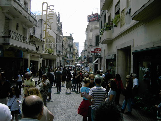 Gibts hier was umsonst? San Telmo am Wochenende!