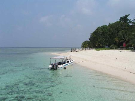 Sipadan ueber Wasser