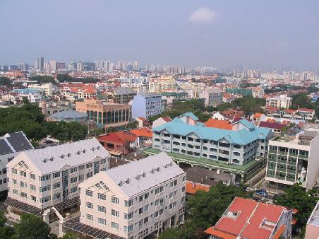 Blick aus unserer Wohnung im 14. Stock - hinten im Bild ist die City von Singapur zu sehen