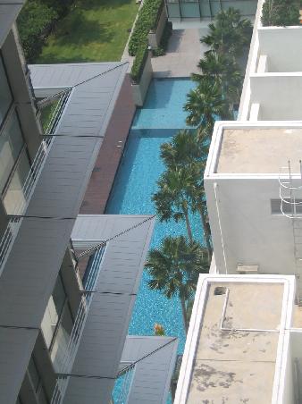 Blick aus unserer Wohnung auf den Pool