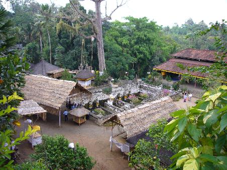 Der Elephant Cave Temple
