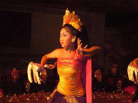 Legong Tänzerin