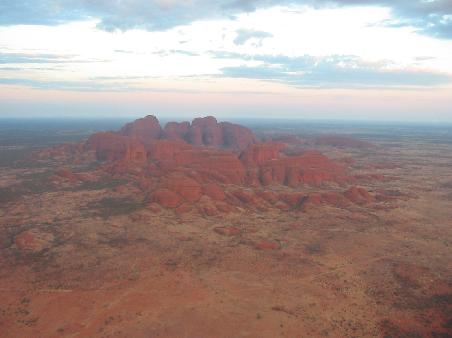 Die Kata Tjuta beim Sonnenaufgang