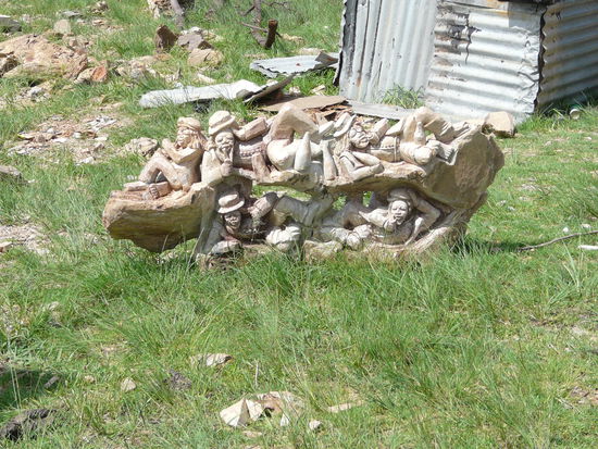 Eine der unzähligen Steinskulpturen