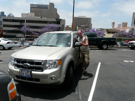 Noch mal unser Auto: ein winziger Ford Escape