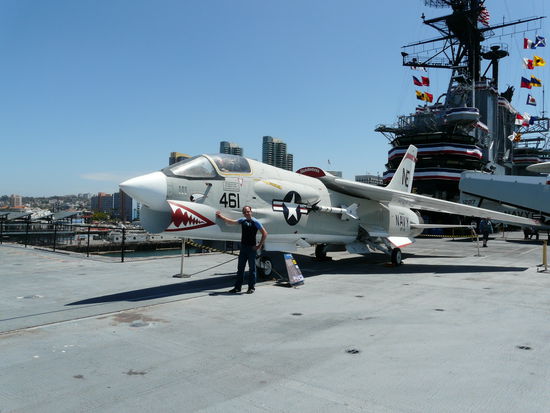 Steht ihm doch gut das Flugzeug, oder?