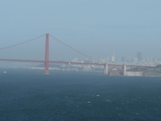 Die Bridge mit San Francisco im Hintergrund
