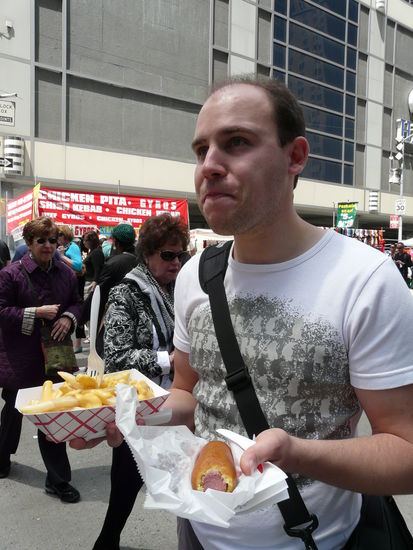 Corn Dogs , Cheese Fries (beides natürlich italienisch)