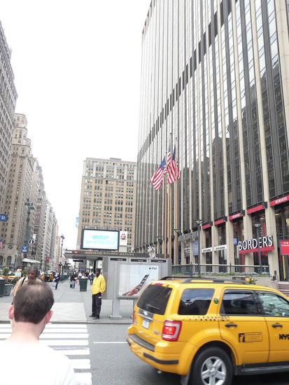 Vor dem Madison Square Garden