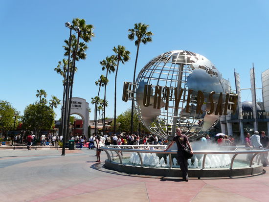 Vor den Universal Studios