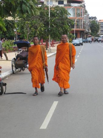 Moenche in Phnom Penh