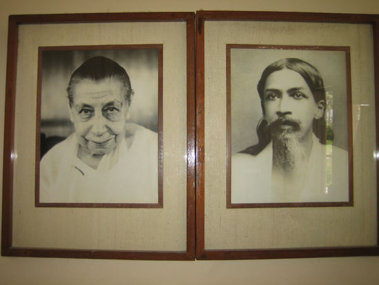 Mutti und Vati Ashram.