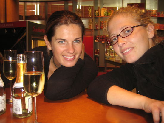 ach..das war noch in Wien, da haben wir uns mit einem Schlummi auf die Reise eingestimmt...