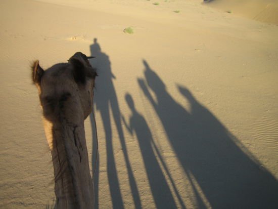 Familienfoto im Wuestenstil