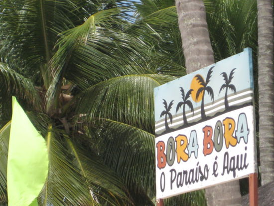 Am Praia dos Caneiros!
Von hier aus machen Sabine, Chriss, Lena und Katha einen Catamaranausflug durch die Bucht...
Anne und Ina waren leider nocht seetauglich
