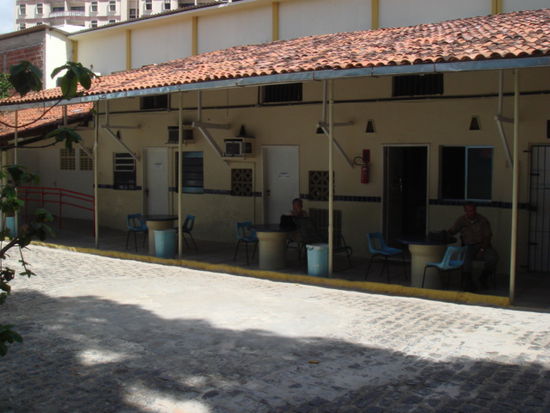 Appartment und Consultorio da Dentistas (weisse Tueren)