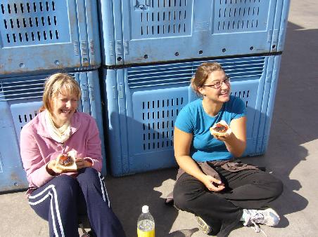 Lisja und ich beim BBQ auf Arbeit