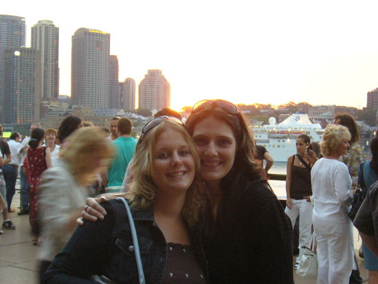 Vor der Oper an Mels Geburtstag