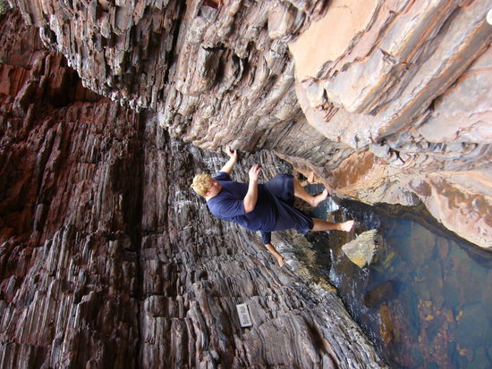 Das war die ganz normale Art sich fortzubewegen: An Felswaenden entlanghangeln