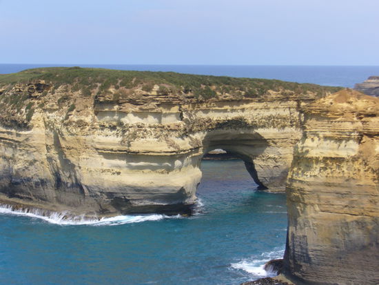 Lord Arch George, an dessen Klippen viele Schiffe zerschellt sind