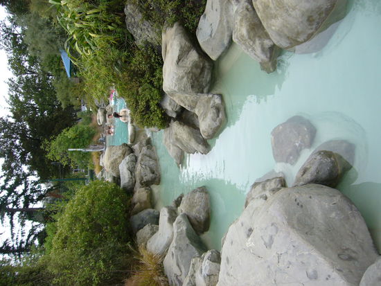 Omabad in Hamner Springs (so sah es auch im Prospekt aus, richtig natuerlich)