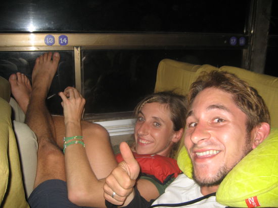 Regina und ich, gemeinsam auf einer der langen anstrengenden Busfahrten