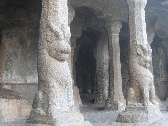 Hoehlen rund um den Park