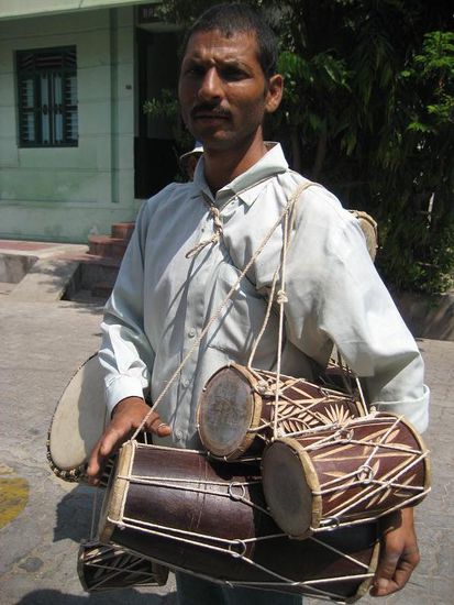 Adam, der nette Trommler