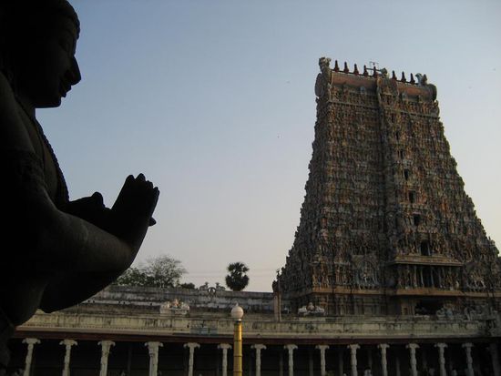 Aussicht auf eine der vier Eingangstuerme