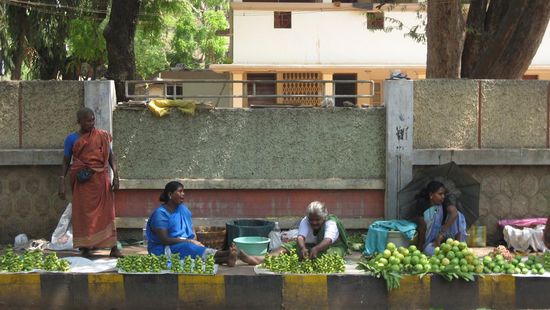 Ein Markt entsteht dort, wo gerade Platz ist