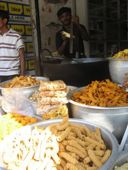 verschiedne frietierte Kartoffelige und Bananische Koestlichkeiten