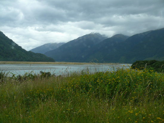 Aussicht von der Milford Road auf dem Weg zum Milford Sound
