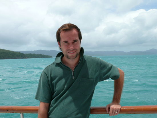 ein unrasierter und ungewaschener Daniel