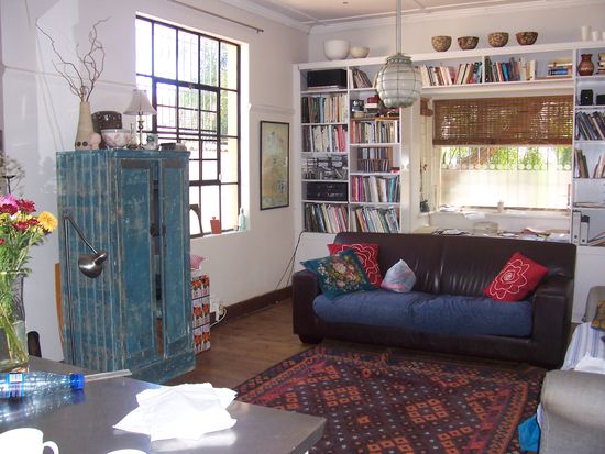 Unser Wohnzimmer.In dem blauen Kasten steckt Flimmerkasten.