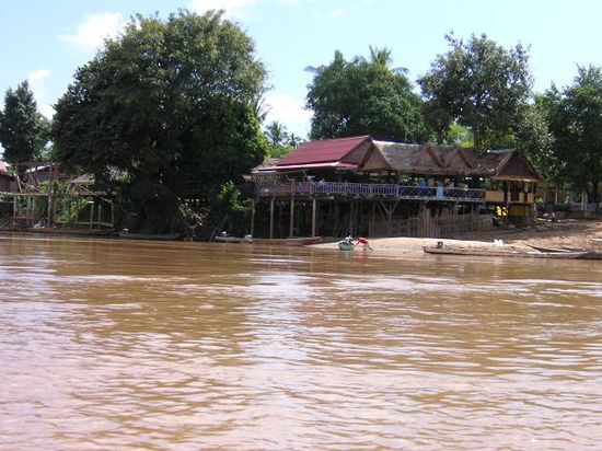 die Bootsanlegestelle und Restaurant auf Don Det