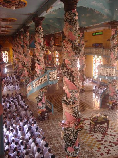 Prayer Session im Cao Dai Temple