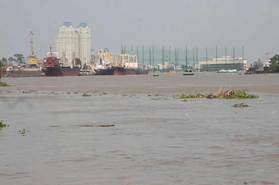 Hafen in Saigon - keine Container in Sicht !!!