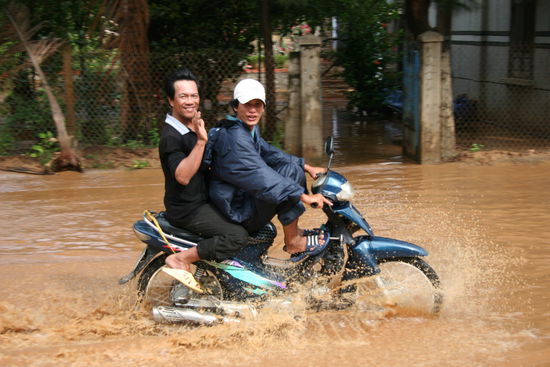 die Strasse vor unserem Guesthouse am Morgen nach dem Taifun