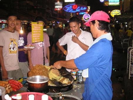 eine Garkueche auf der Khao San Road